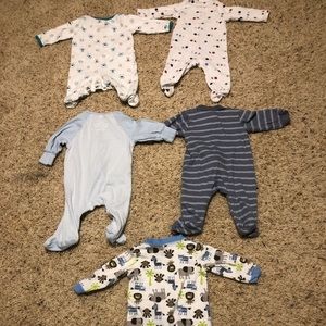 5 bodysuits with footies